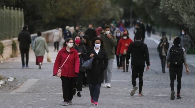 Yunanistan’da salgınla mücadelede yeni tedbirler